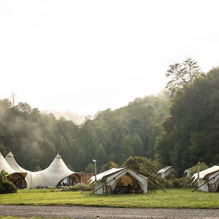 מלון פיג'ן פורג' Under Canvas Great Smoky Mountains מראה חיצוני תמונה