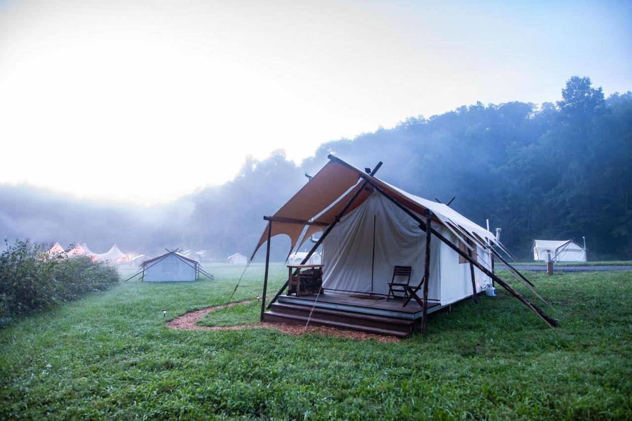 מלון פיג'ן פורג' Under Canvas Great Smoky Mountains מראה חיצוני תמונה