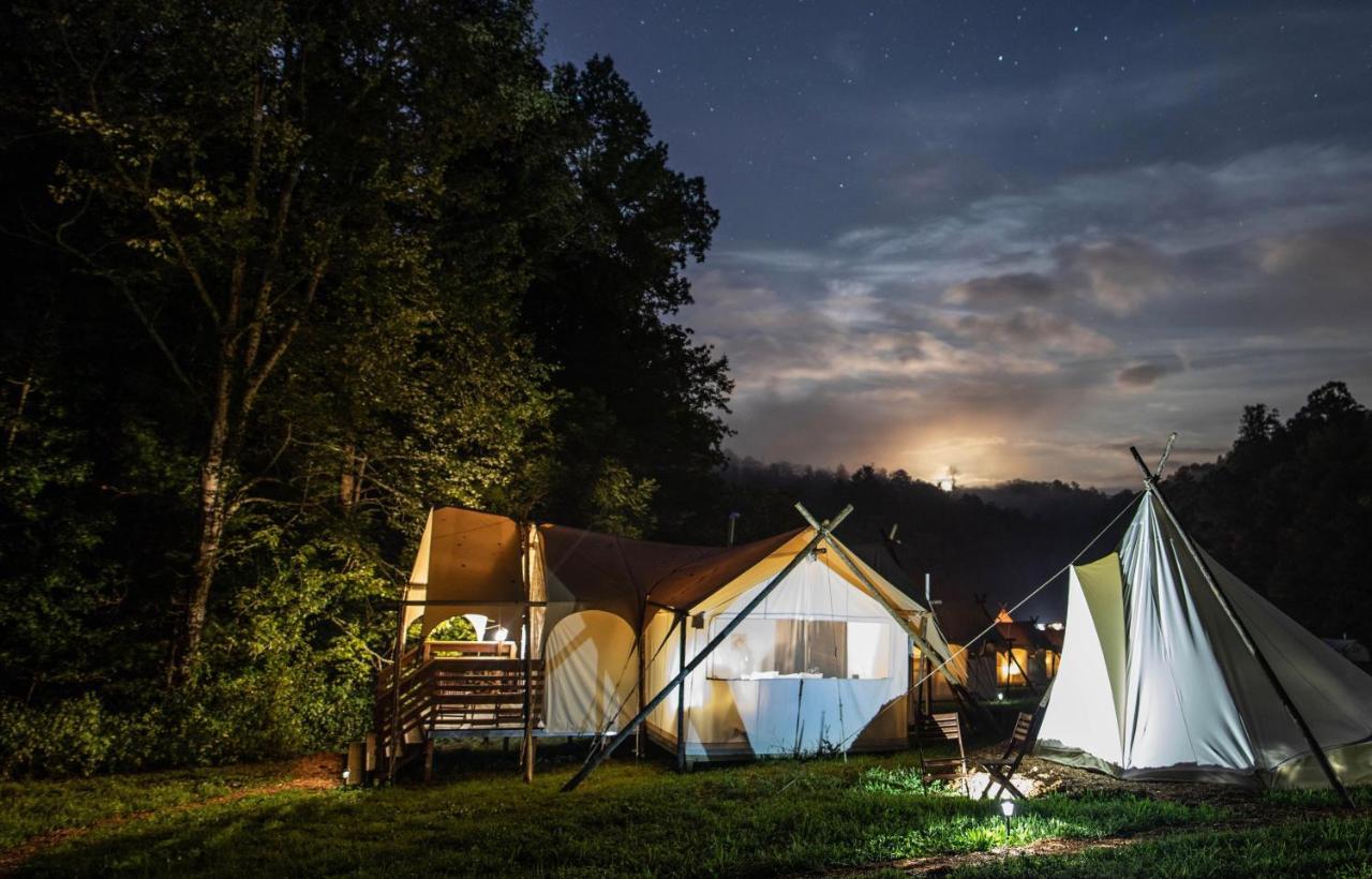 מלון פיג'ן פורג' Under Canvas Great Smoky Mountains מראה חיצוני תמונה